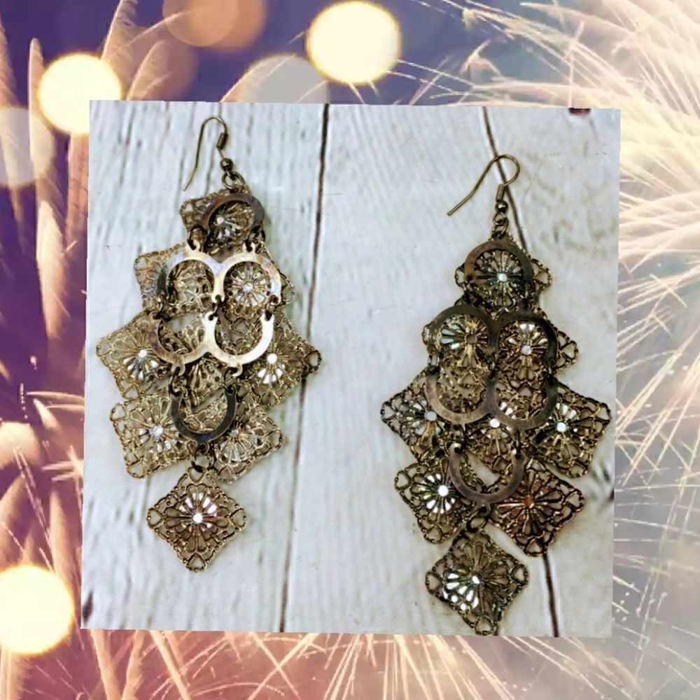 Gorgeous Antique Gold Tone Dangling Earrings Multicolor - Picture 6 of 8